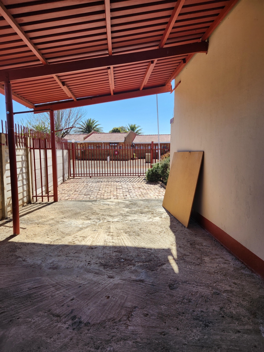 7 Bedroom Property for Sale in Hennenman Free State
